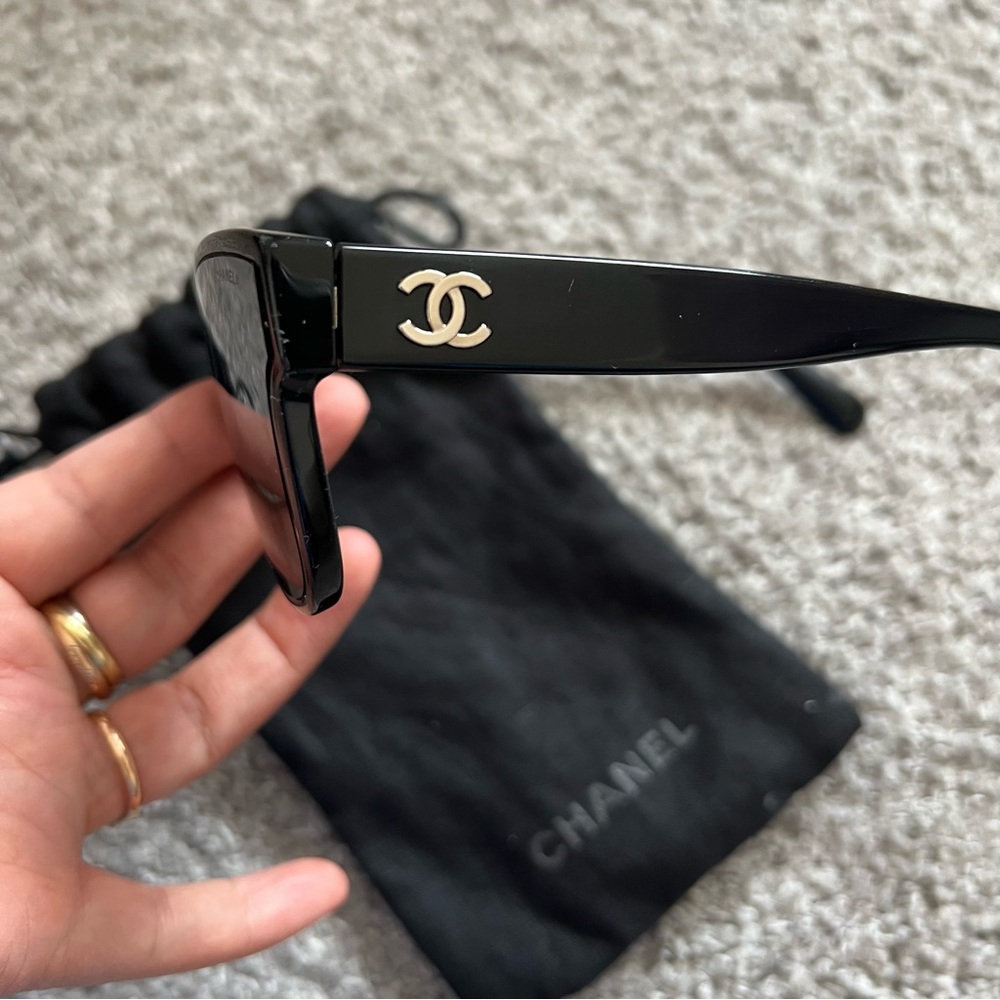Authentic Chanel Black Classic Sunglasses with silver Logo